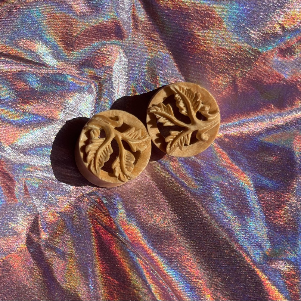 Urban Star Crocodile Wood Leaf Eyelets 3/4” 19mm